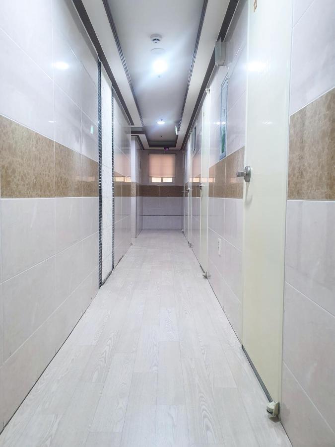 Hostel Hub House Livingtel Seul Zewnętrze zdjęcie